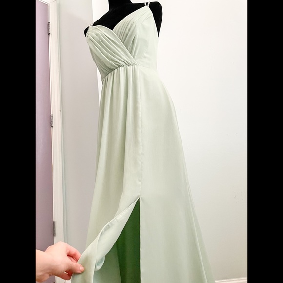 David’s Bridal Meadow Bridesmaids Dress, size 8 - Picture 4 of 7